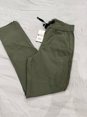 Figs Women’s Green Scrub Trouser